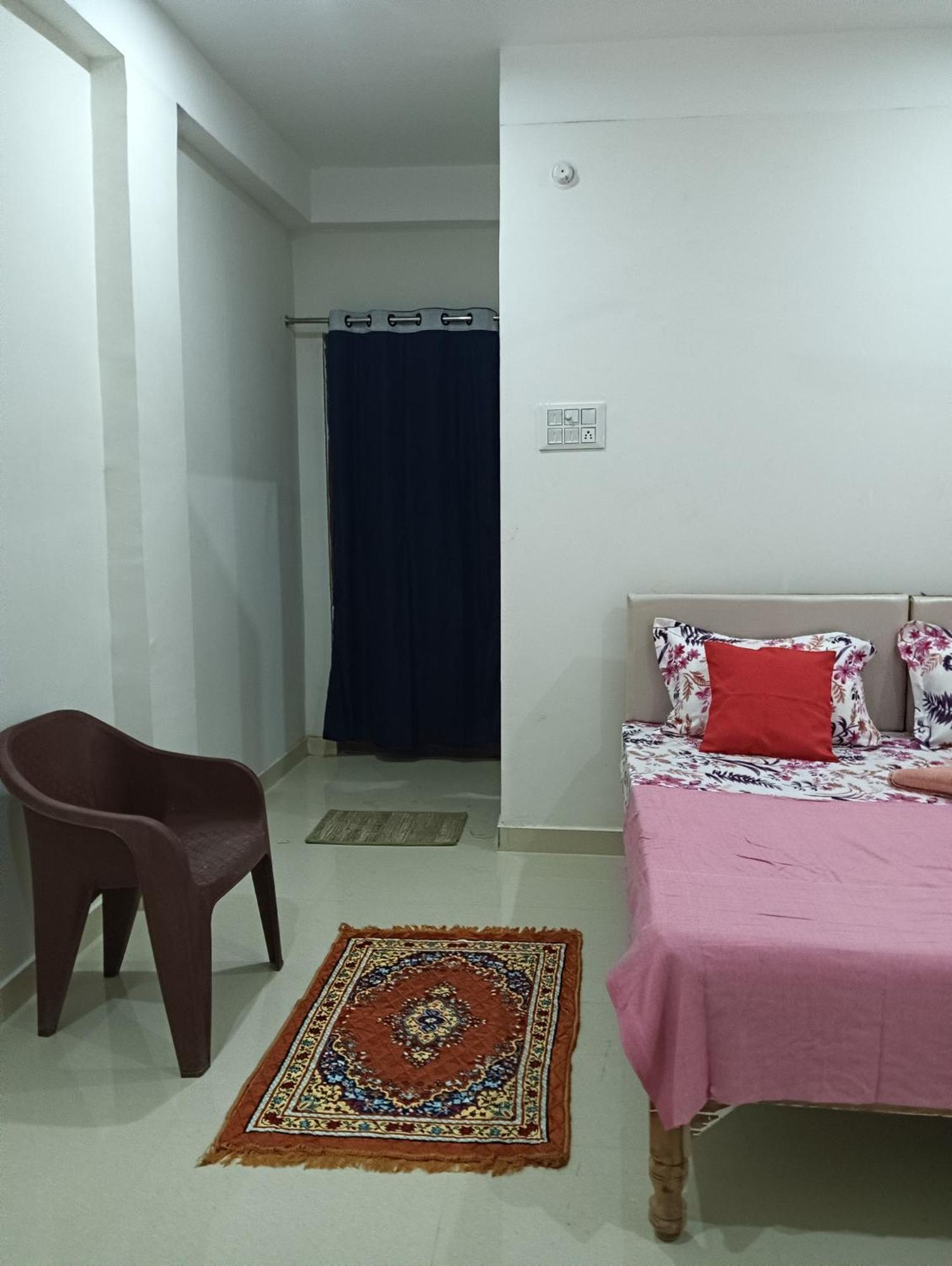 Kedar Guest House Ayodhya Exteriör bild