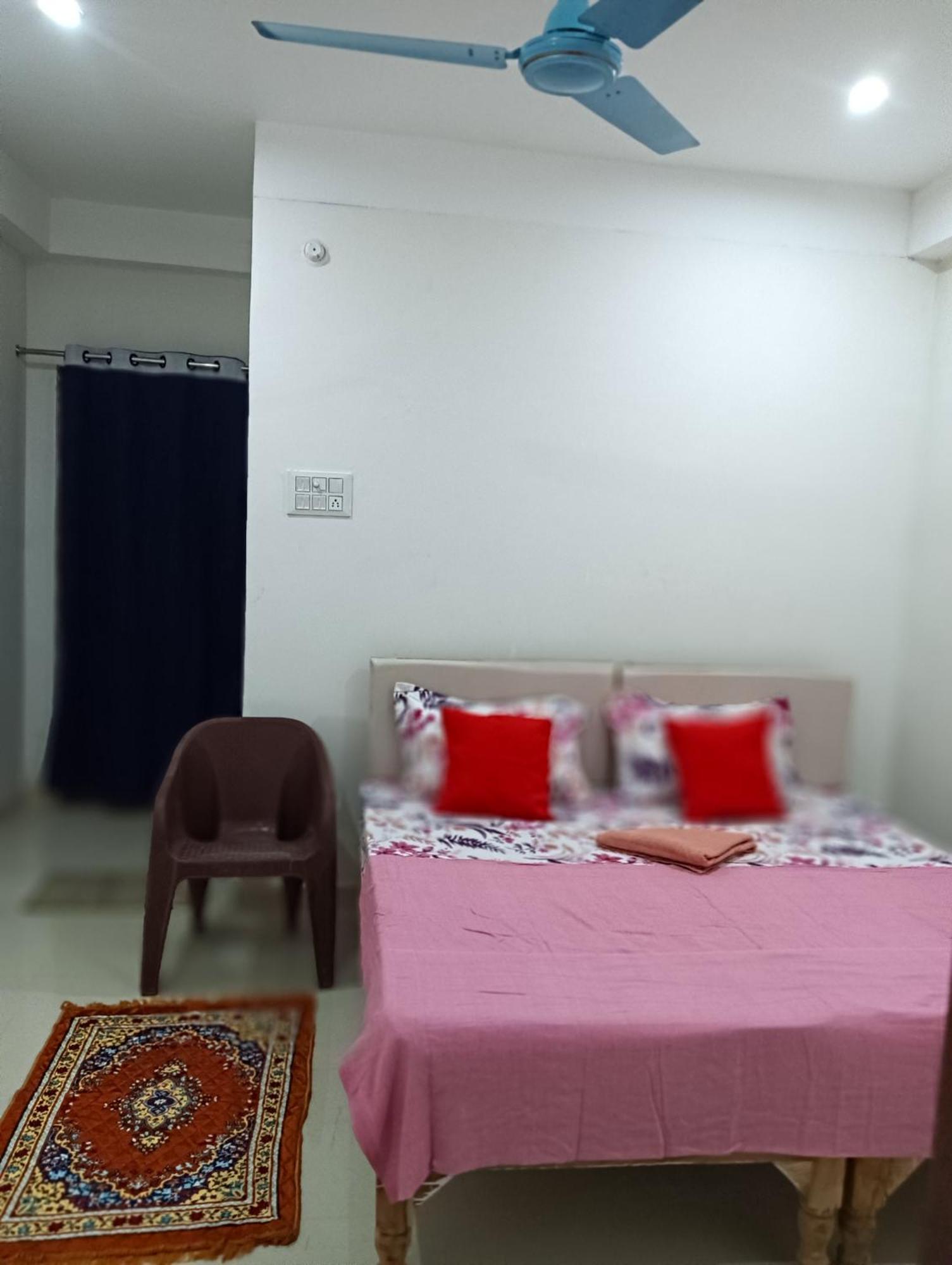 Kedar Guest House Ayodhya Exteriör bild