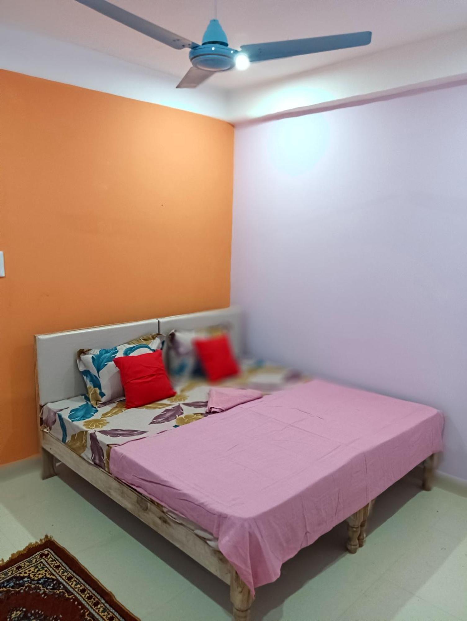 Kedar Guest House Ayodhya Exteriör bild